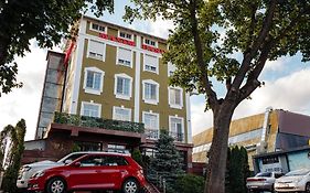 Maxim Pasha Hotel